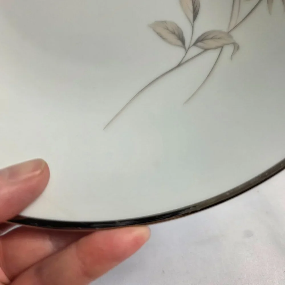Seizan Fine China Lasting Rose 9 Inch Serving Bowl White Pink Roses Gray Leaves